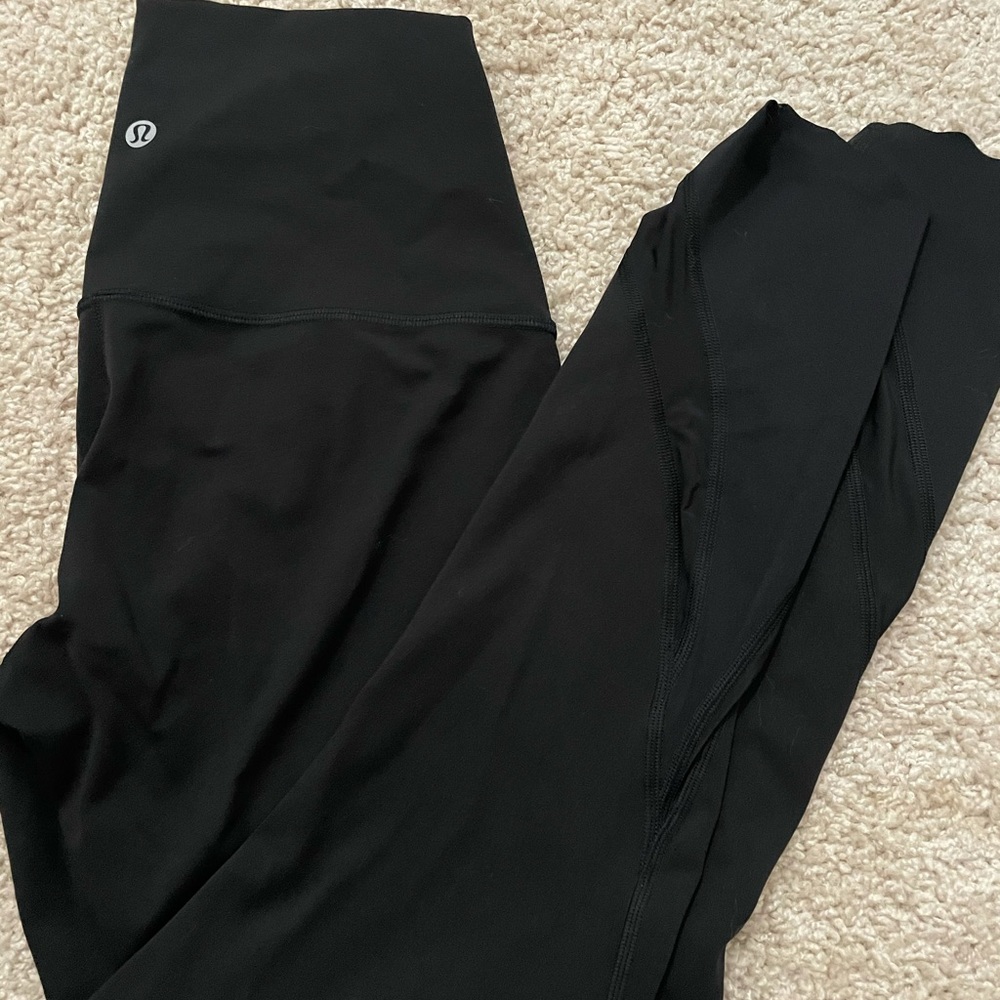 Wunder Under Scalloped Hem High-Rise Crop